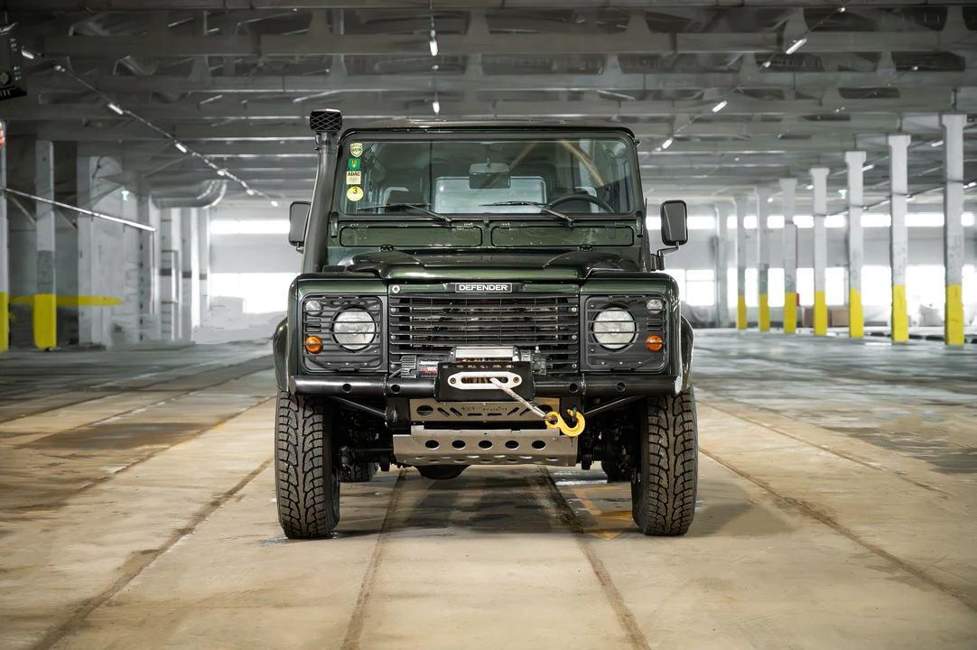 2004 Land Rover Defender 110 - Image 3 of 31