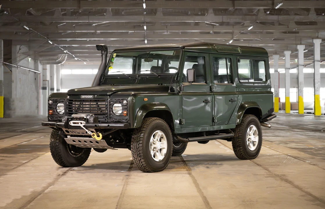 2004 Land Rover Defender 110 - Image 4 of 31