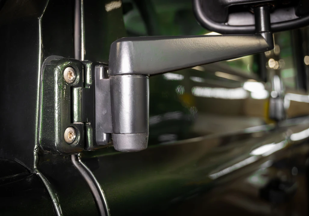 2004 Land Rover Defender 110 - Image 13 of 31