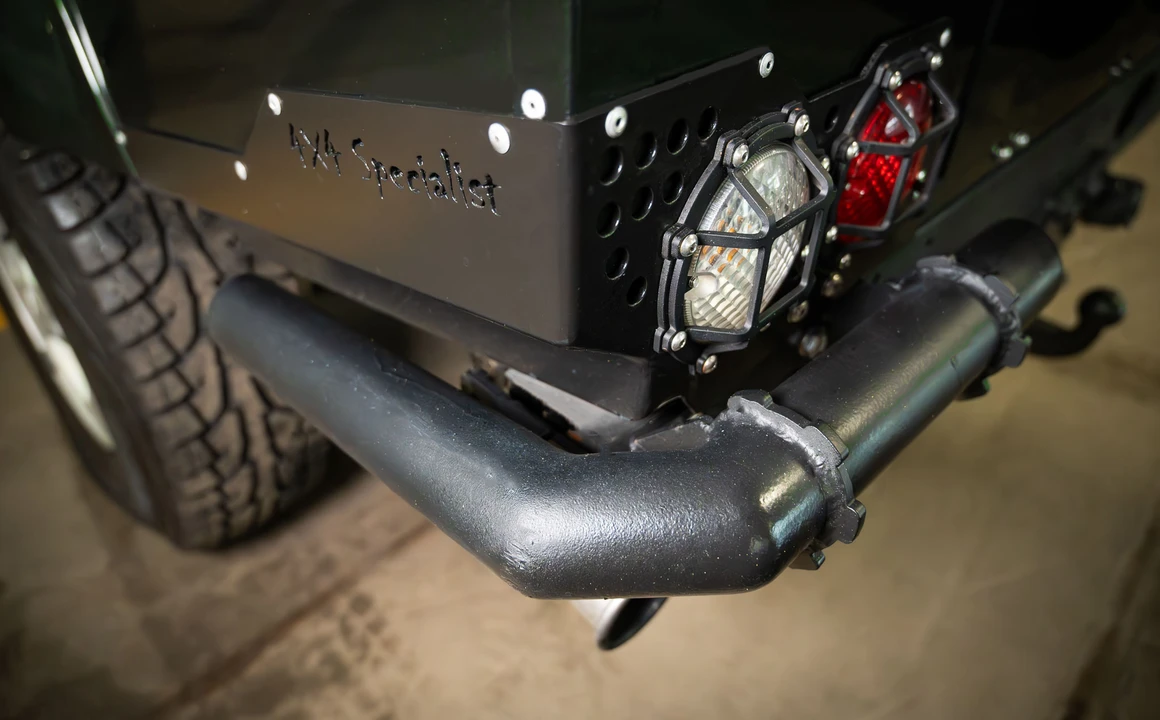 2004 Land Rover Defender 110 - Image 17 of 31