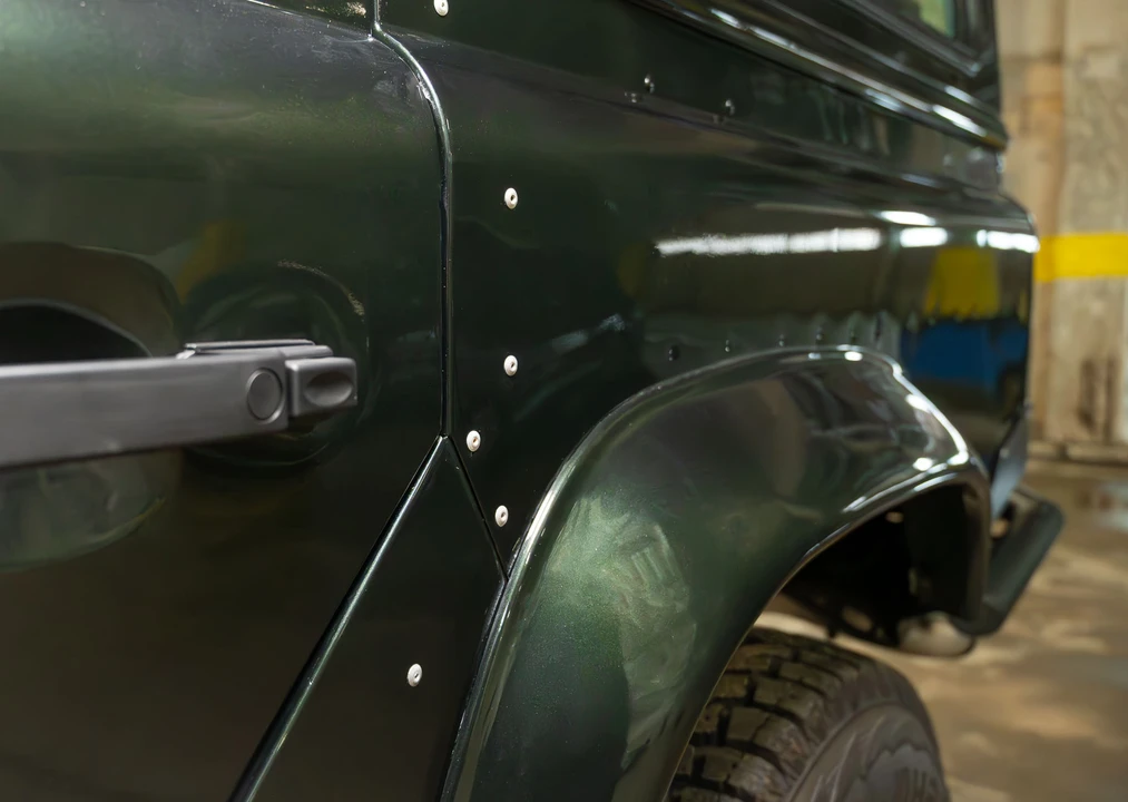 2004 Land Rover Defender 110 - Image 19 of 31