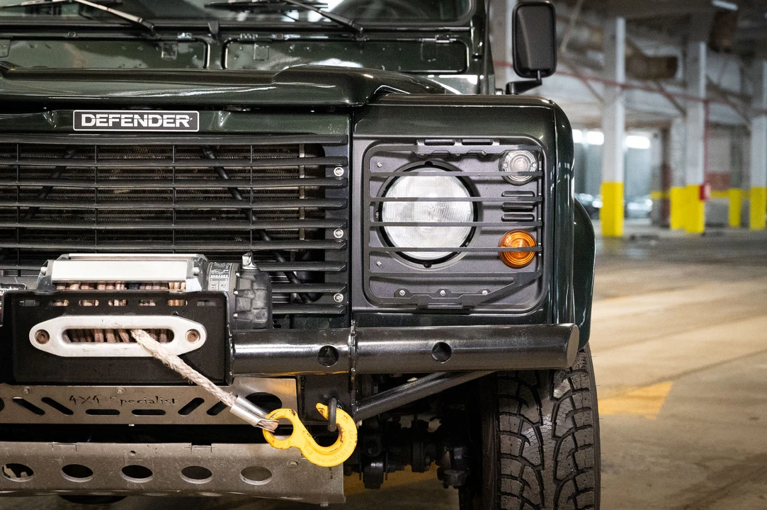 2004 Land Rover Defender 110 - Image 12 of 31