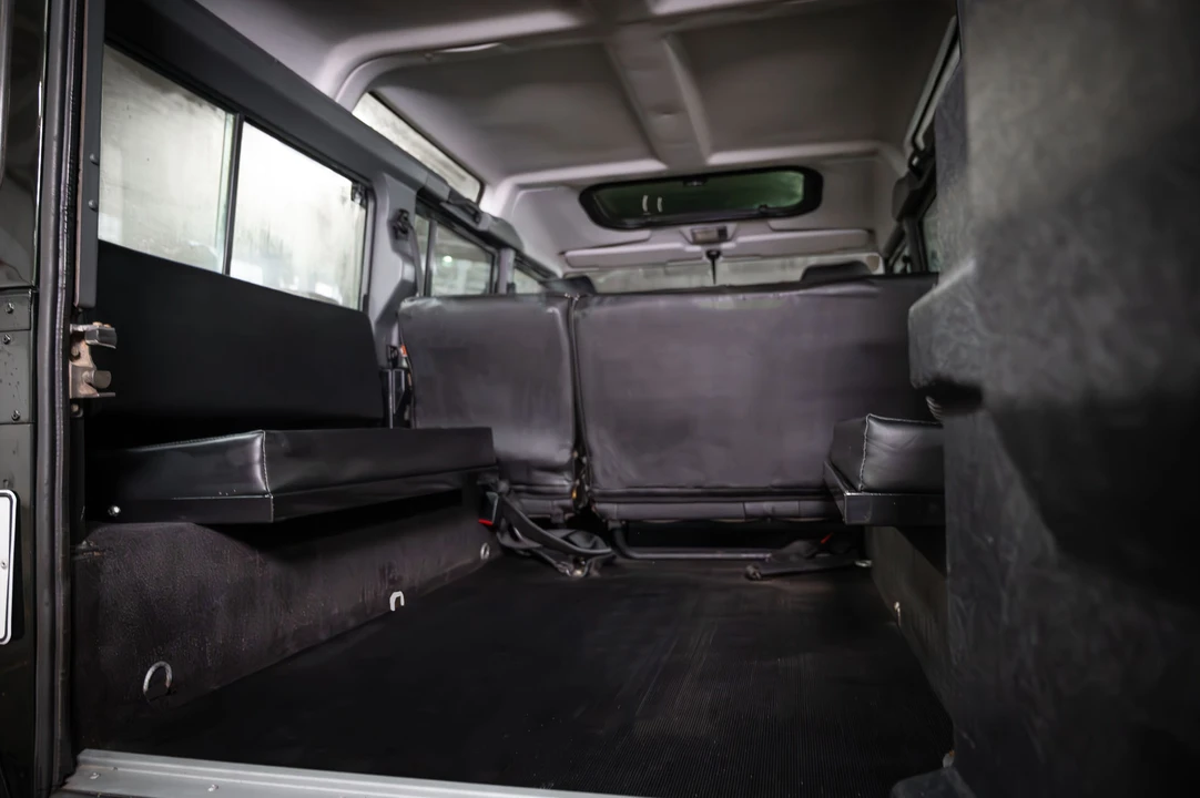 2004 Land Rover Defender 110 - Image 30 of 31