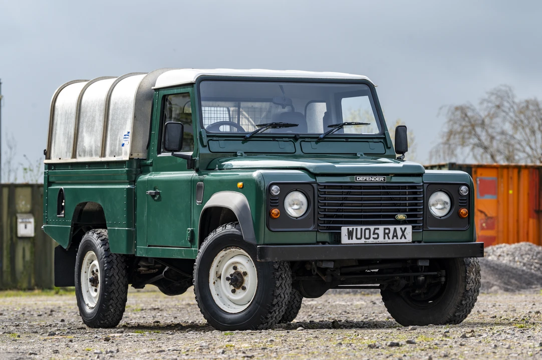 2005 Land Rover Defender 110 - Image 3 of 31