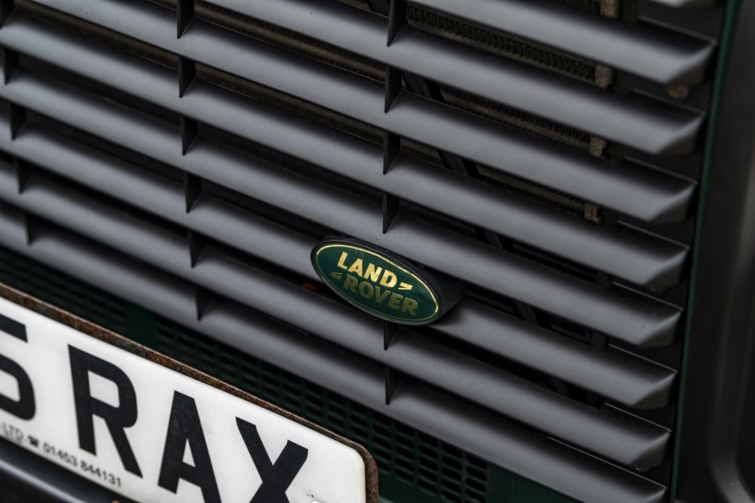 2005 Land Rover Defender 110 - Image 21 of 31