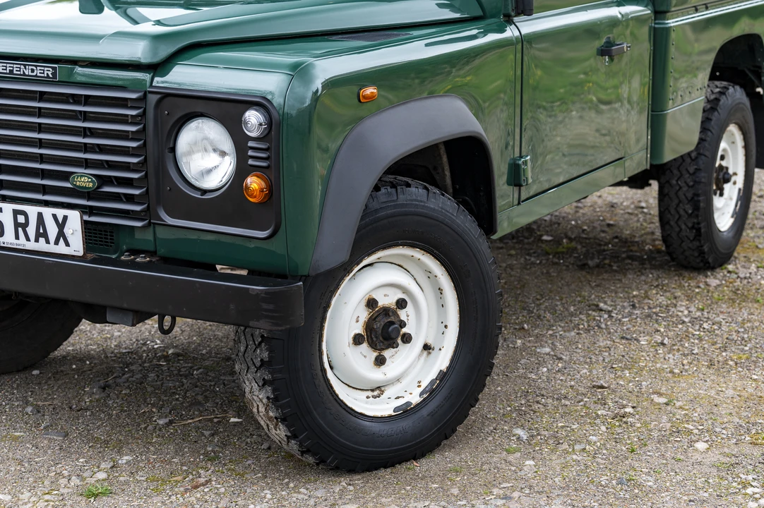 2005 Land Rover Defender 110 - Image 26 of 31