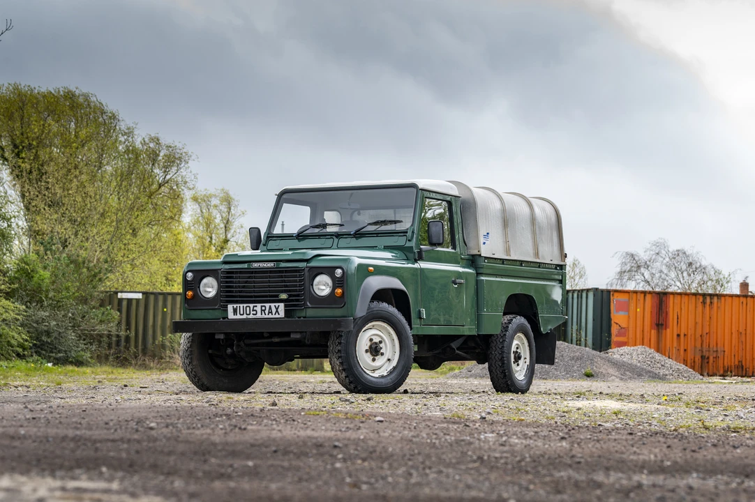 2005 Land Rover Defender 110 - Image 9 of 31