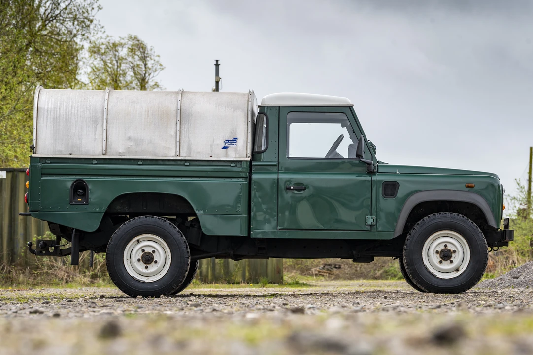 2005 Land Rover Defender 110 - Image 4 of 31