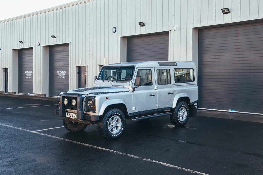 2005 Land Rover Defender 110 - Image 3 of 31