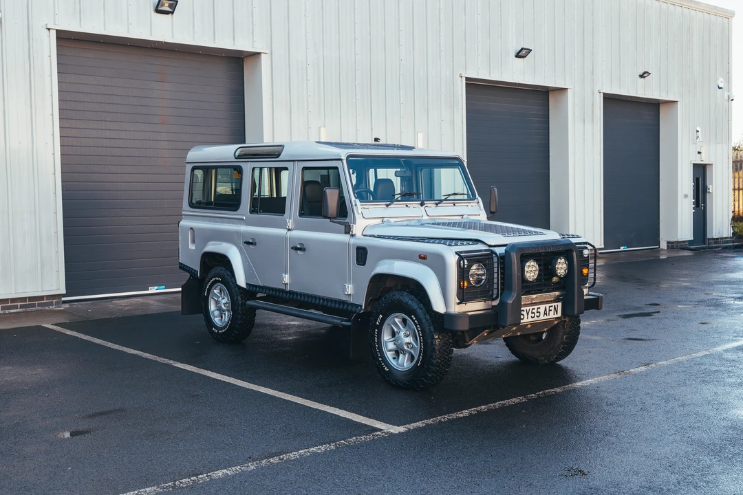 2005 Land Rover Defender 110 - Image 9 of 31