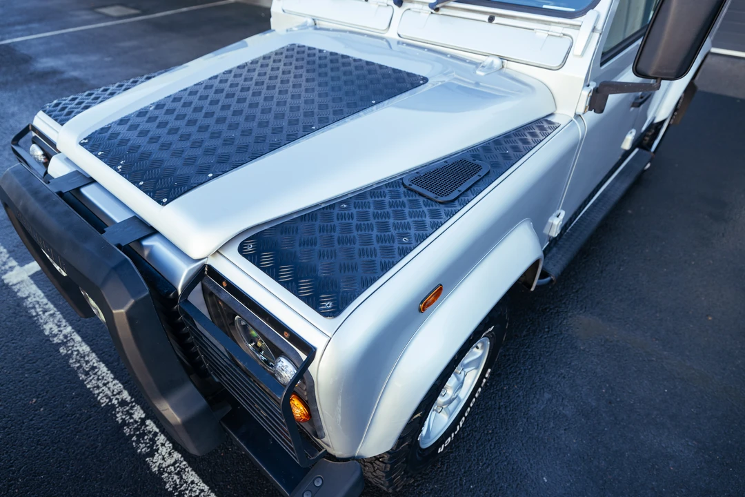 2005 Land Rover Defender 110 - Image 19 of 31