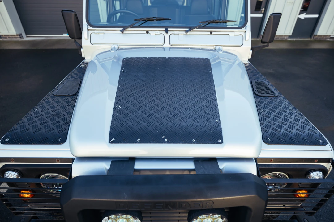 2005 Land Rover Defender 110 - Image 20 of 31
