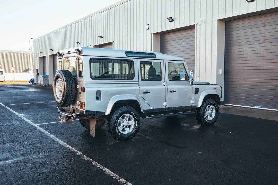 2005 Land Rover Defender 110 - Image 7 of 31