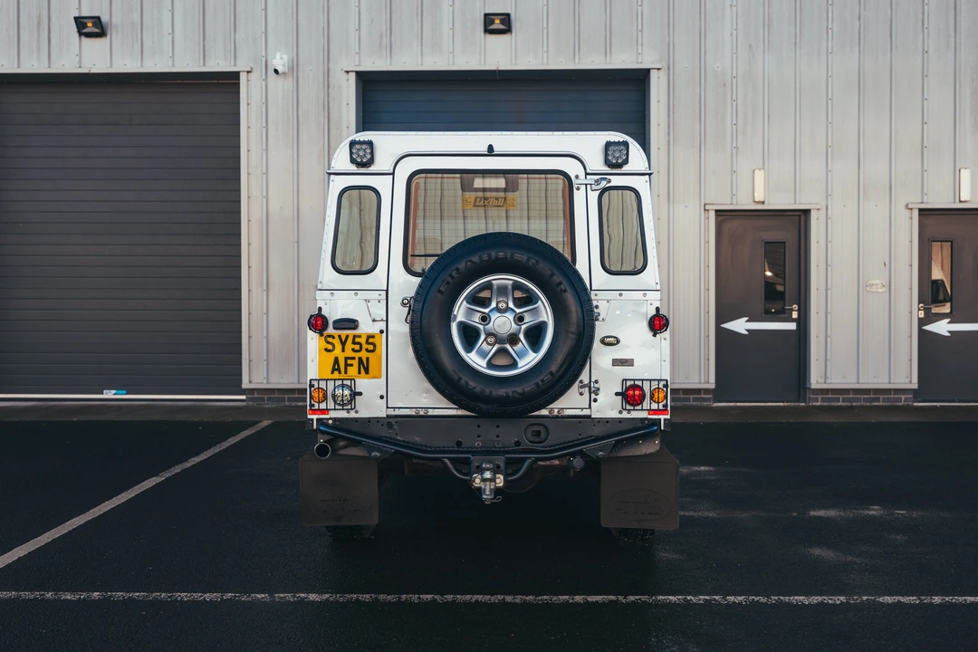 2005 Land Rover Defender 110 - Image 6 of 31