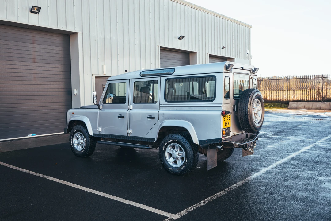 2005 Land Rover Defender 110 - Image 5 of 31