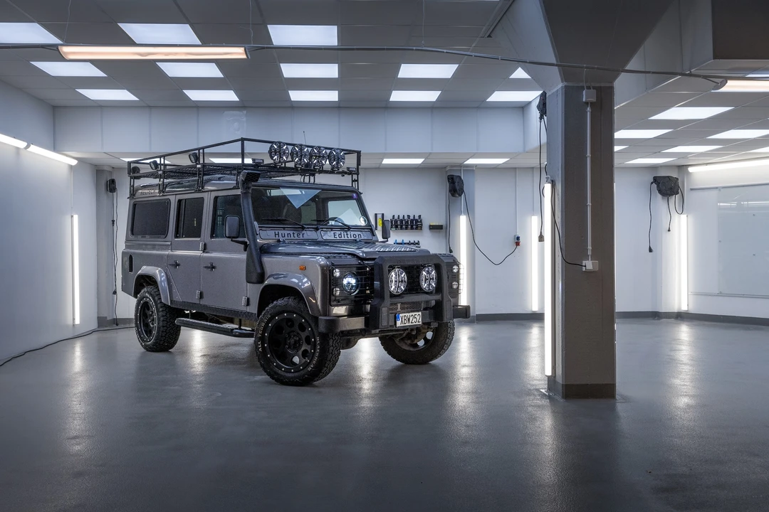2005 Land Rover Defender 110 - Image 11 of 31