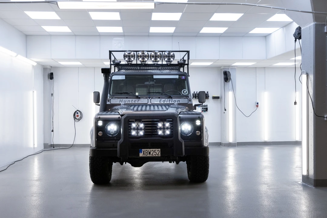 2005 Land Rover Defender 110 - Image 3 of 31