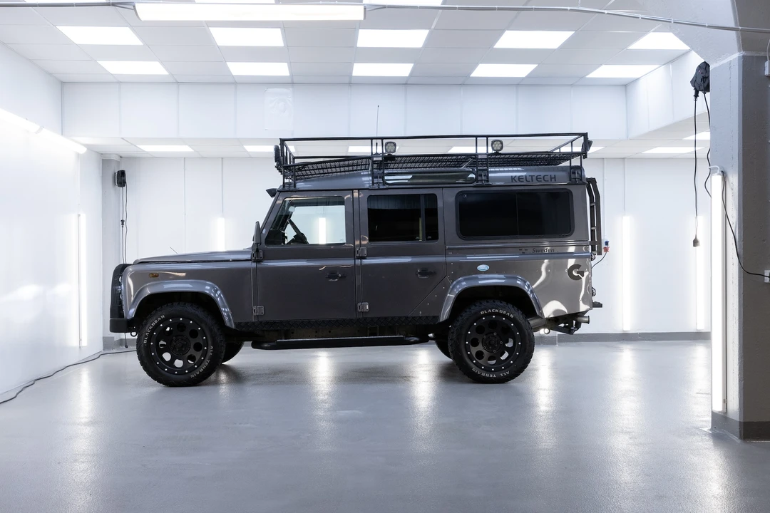 2005 Land Rover Defender 110 - Image 5 of 31