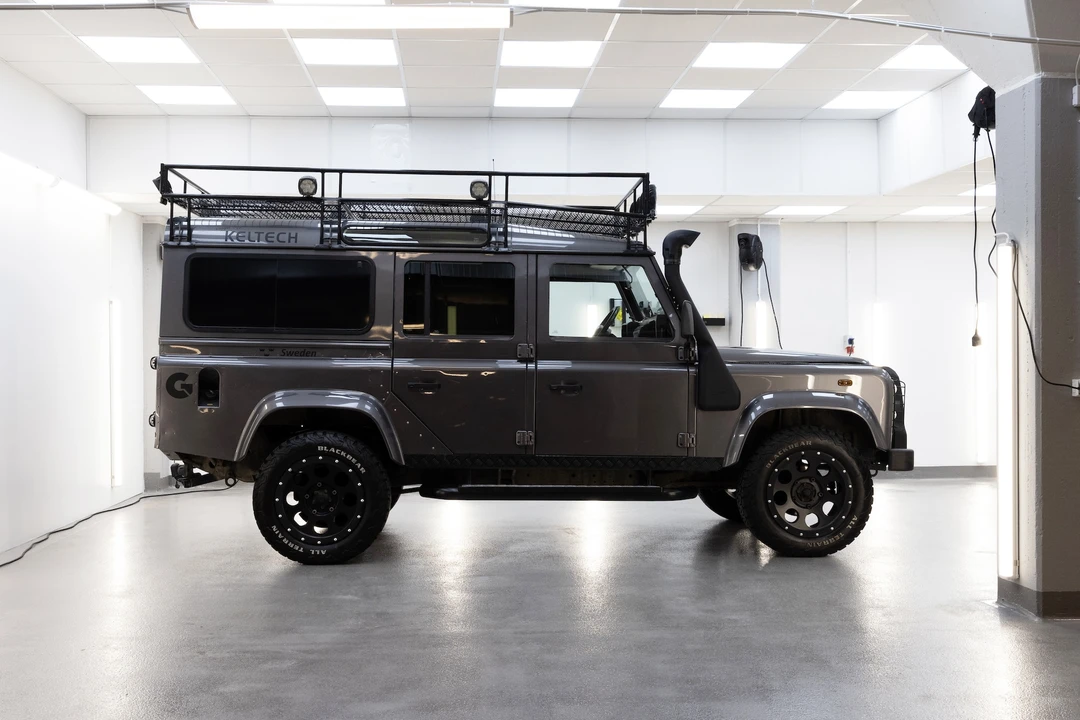 2005 Land Rover Defender 110 - Image 9 of 31