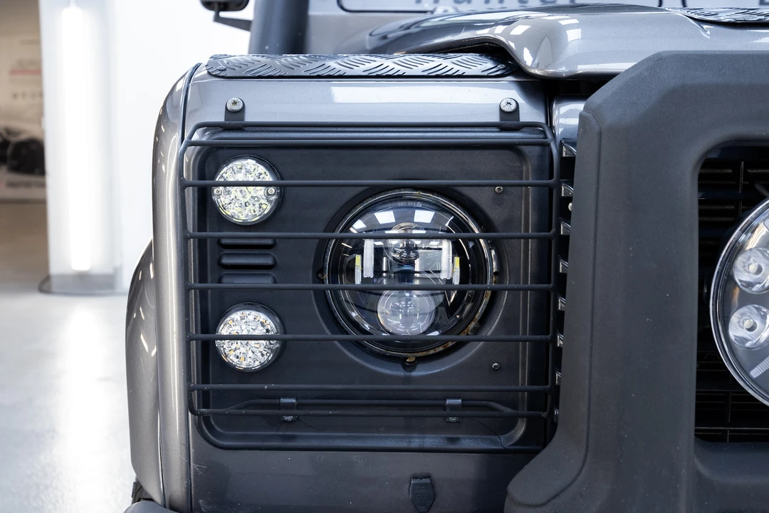 2005 Land Rover Defender 110 - Image 13 of 31