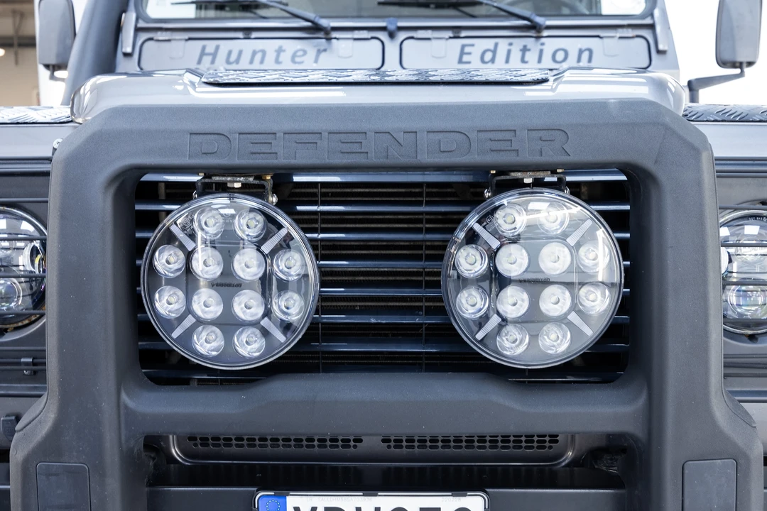 2005 Land Rover Defender 110 - Image 14 of 31