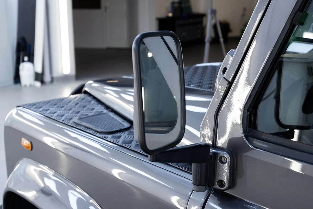 2005 Land Rover Defender 110 - Image 17 of 31