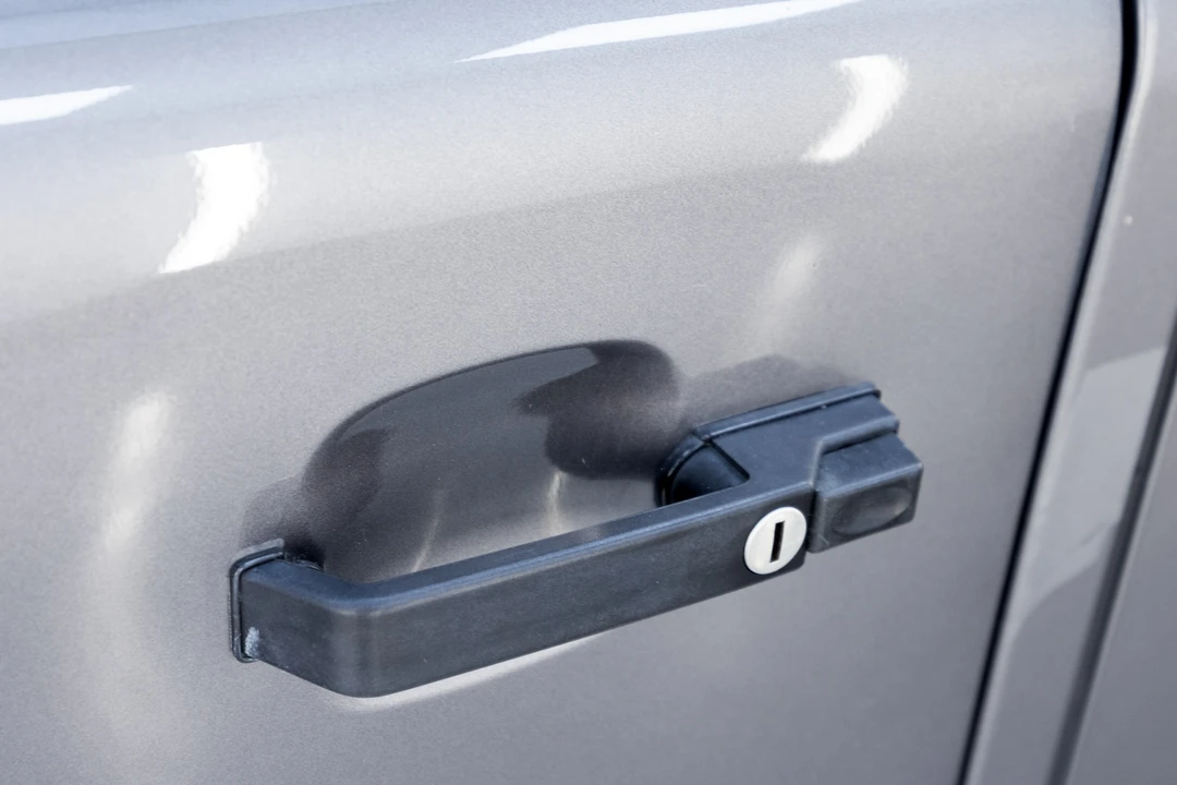 2005 Land Rover Defender 110 - Image 19 of 31