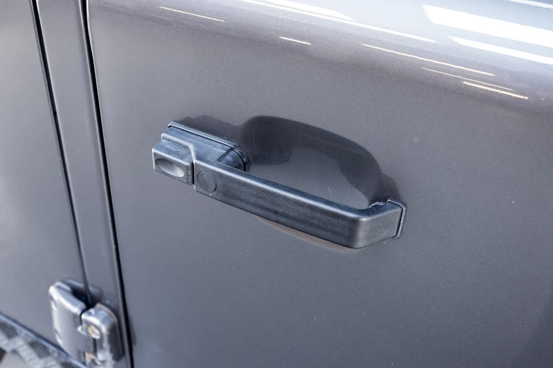 2005 Land Rover Defender 110 - Image 23 of 31