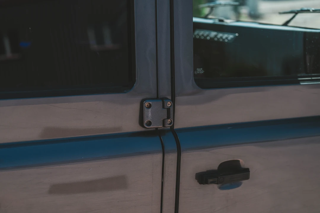 2005 Land Rover Defender 110 - Image 16 of 31