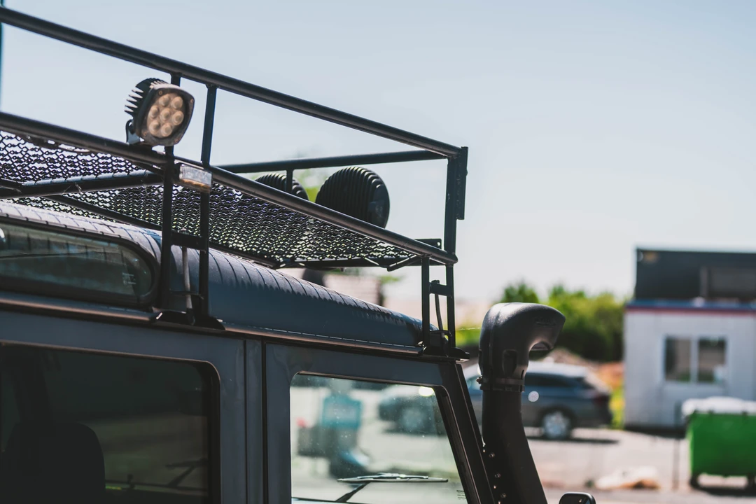 2005 Land Rover Defender 110 - Image 19 of 31
