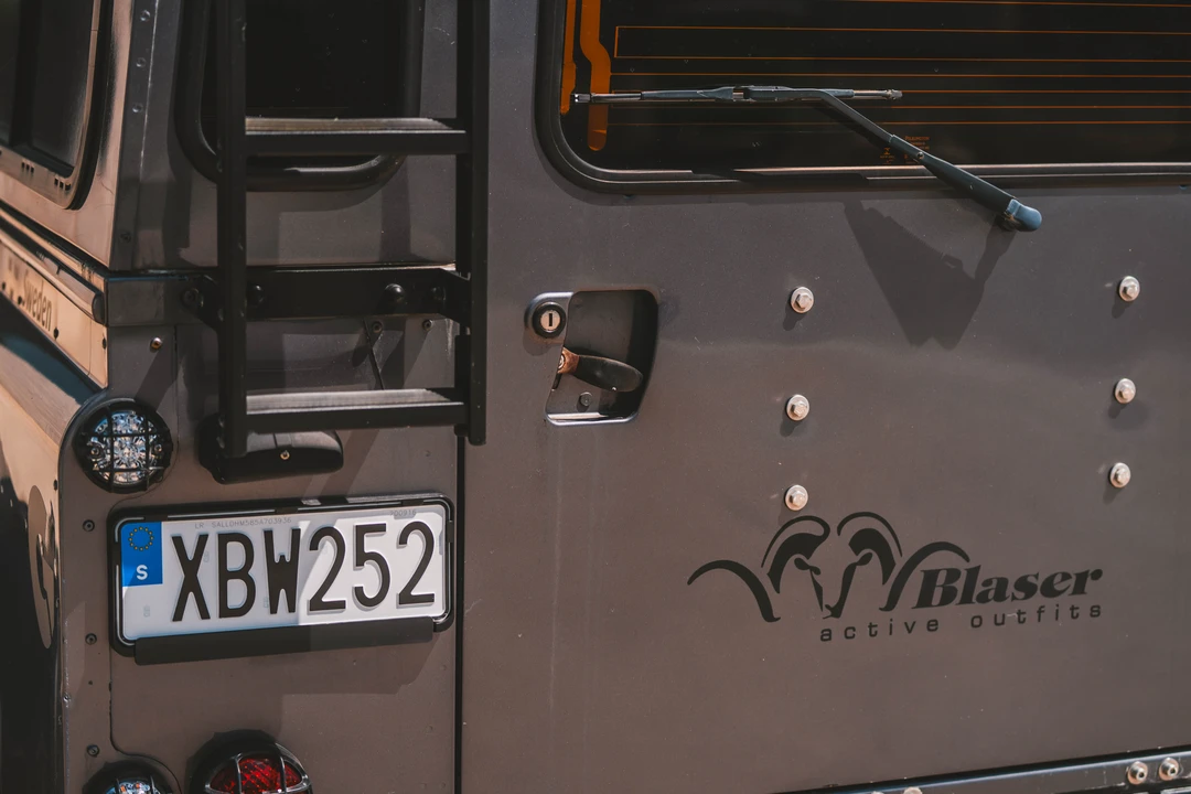 2005 Land Rover Defender 110 - Image 28 of 31