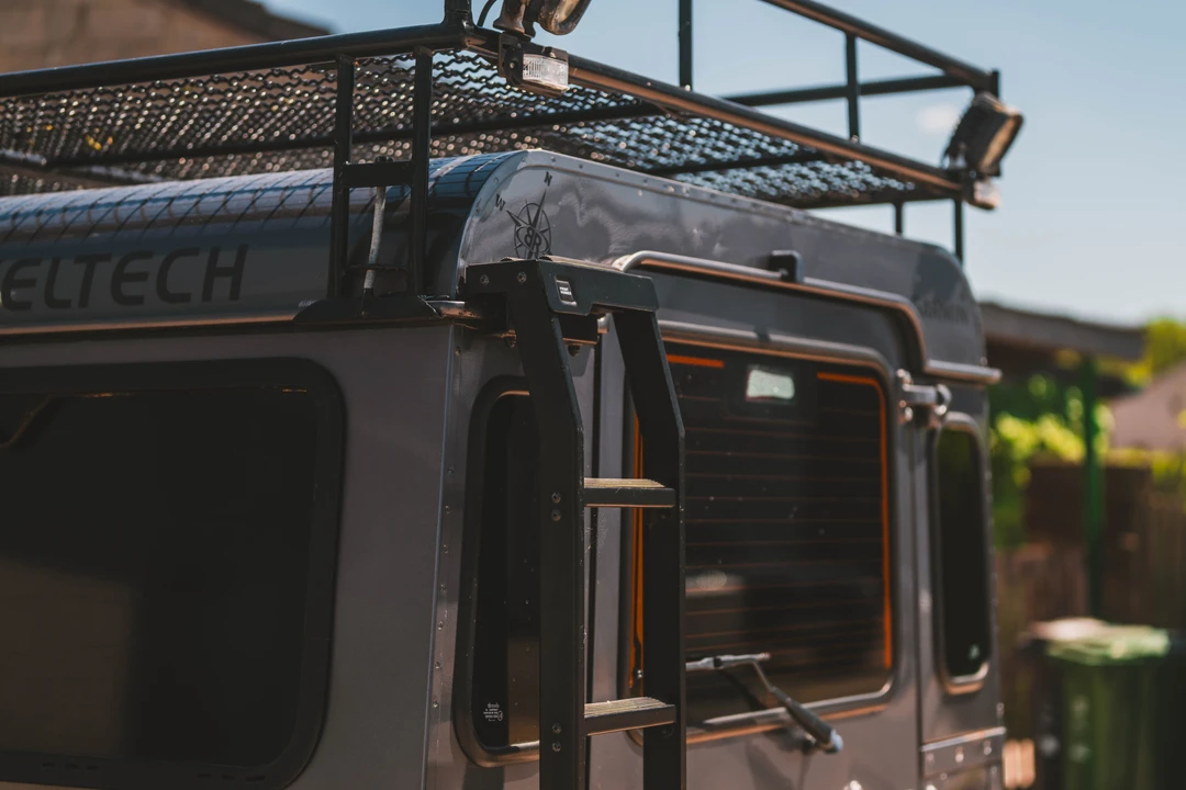 2005 Land Rover Defender 110 - Image 29 of 31