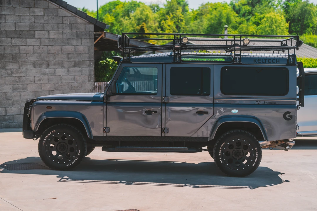 2005 Land Rover Defender 110 - Image 8 of 31