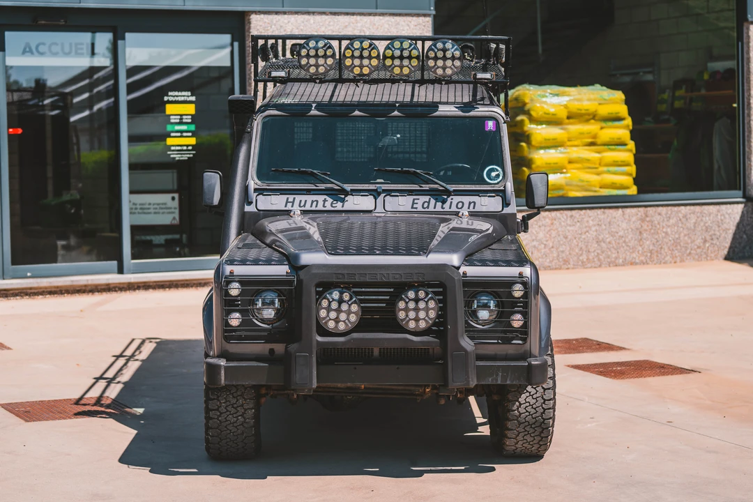 2005 Land Rover Defender 110 - Image 10 of 31