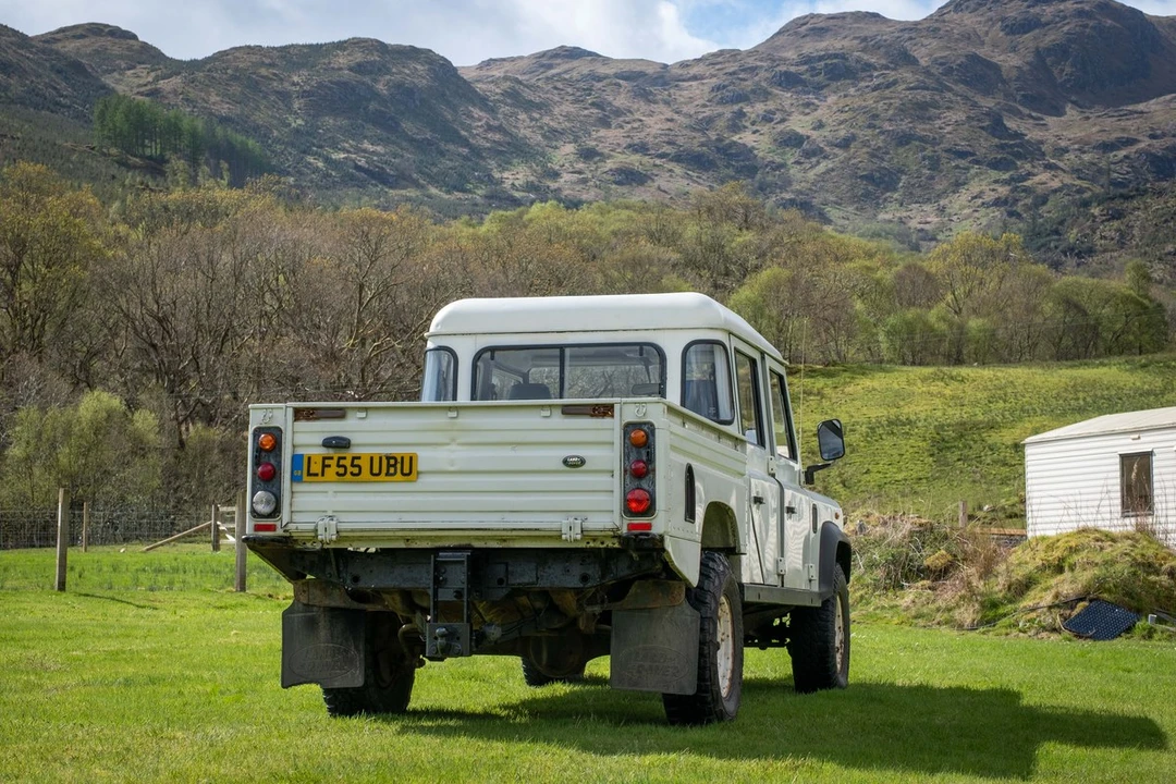 2005 Land Rover Defender 130 - Image 11 of 30