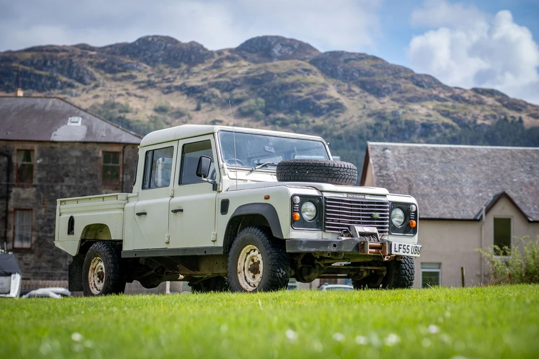 2005 Land Rover Defender 130 - Image 3 of 30