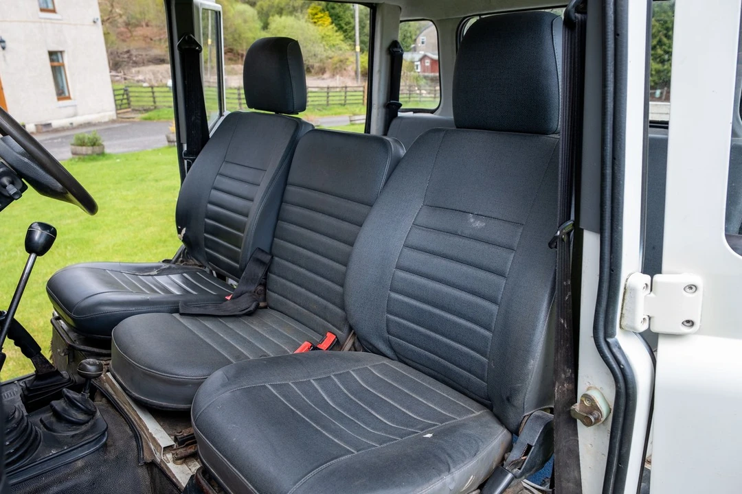2005 Land Rover Defender 130 - Image 28 of 30