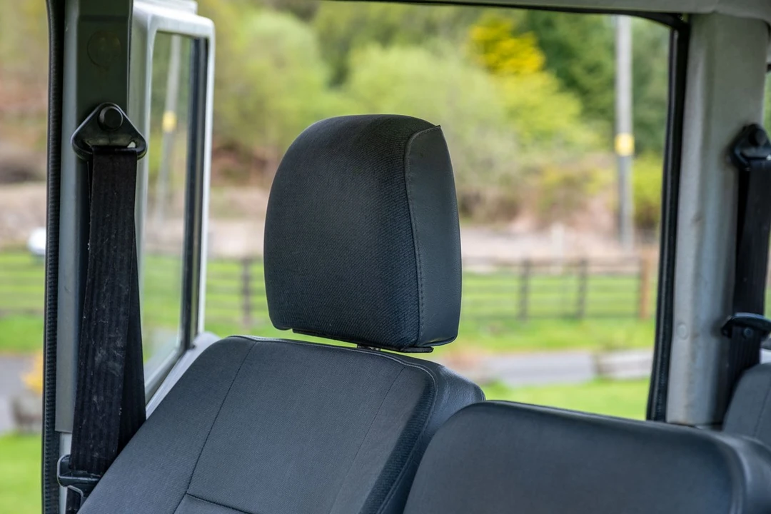 2005 Land Rover Defender 130 - Image 29 of 30