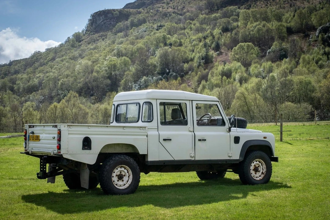 2005 Land Rover Defender 130 - Image 12 of 30
