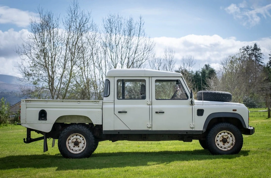 2005 Land Rover Defender 130 - Image 14 of 30