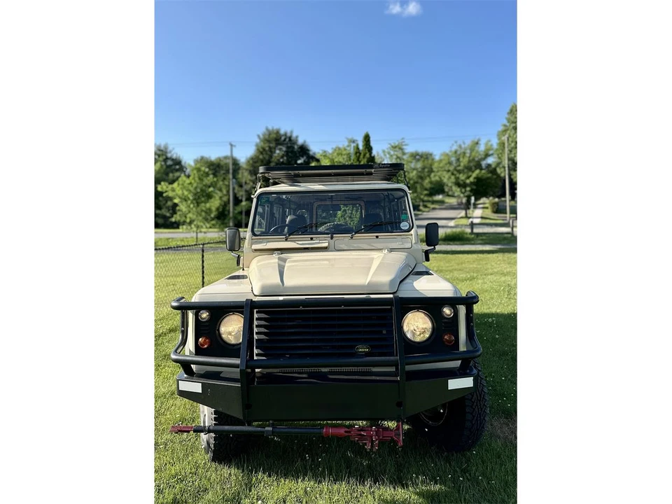 2005 Land Rover Defender - Image 2 of 14
