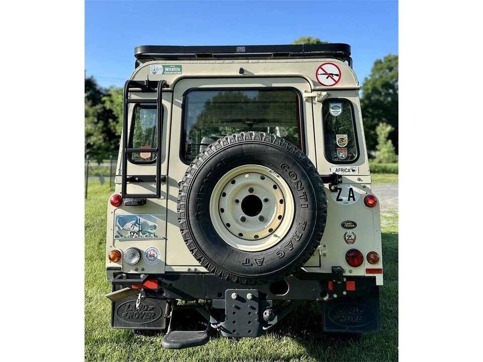 2005 Land Rover Defender - Image 5 of 14