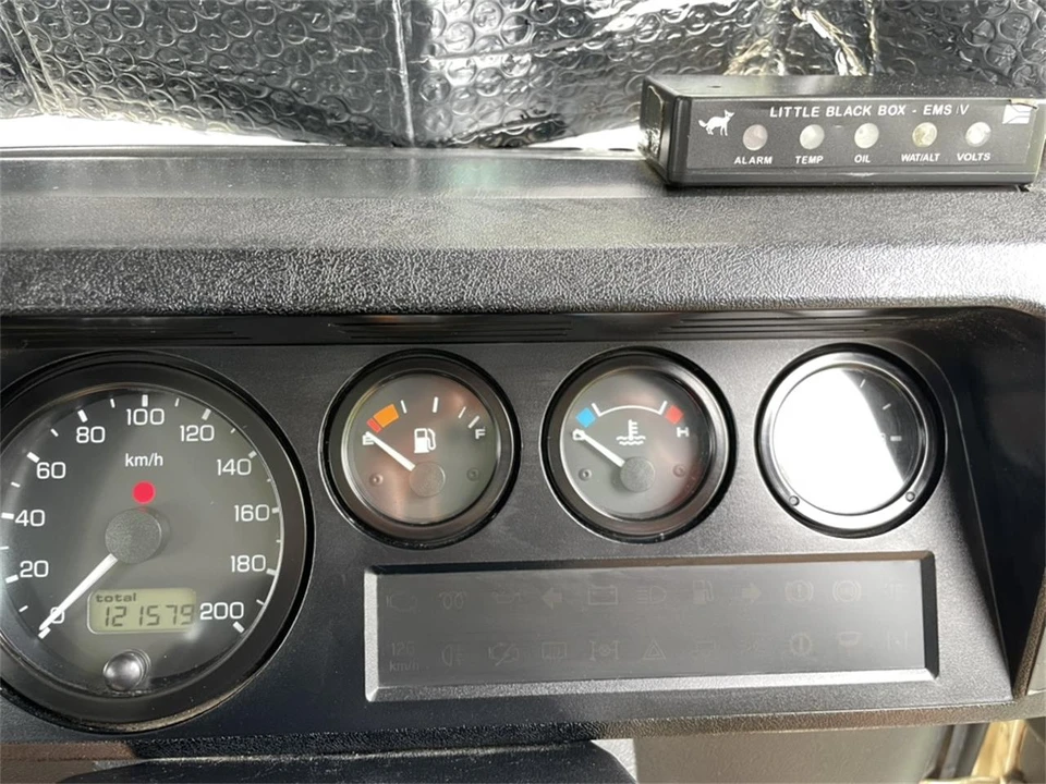 2005 Land Rover Defender - Image 12 of 14