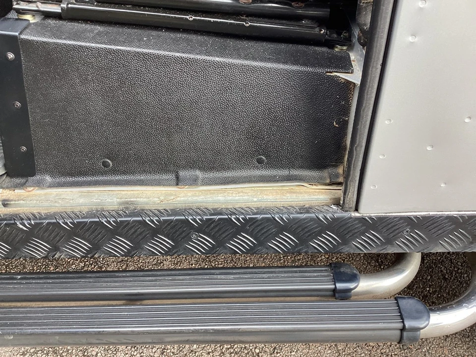 2005 Land Rover Defender 90 - Image 18 of 30