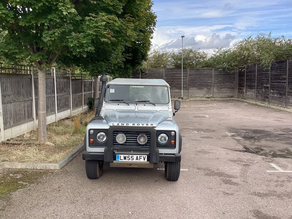 2005 Land Rover Defender 90 - Image 7 of 30