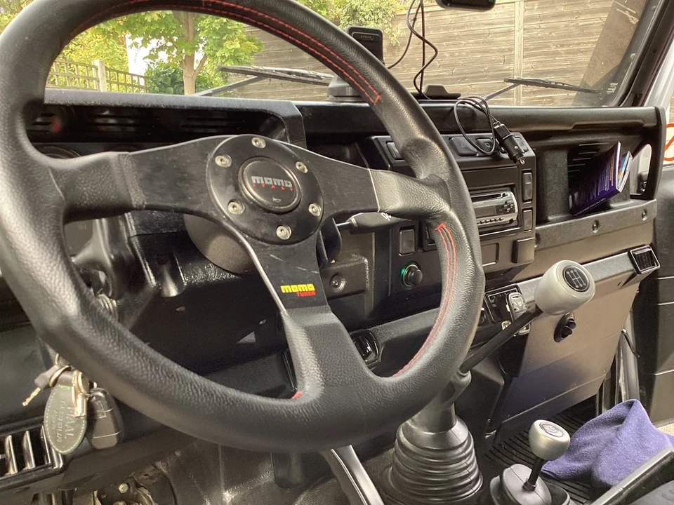 2005 Land Rover Defender 90 - Image 15 of 30