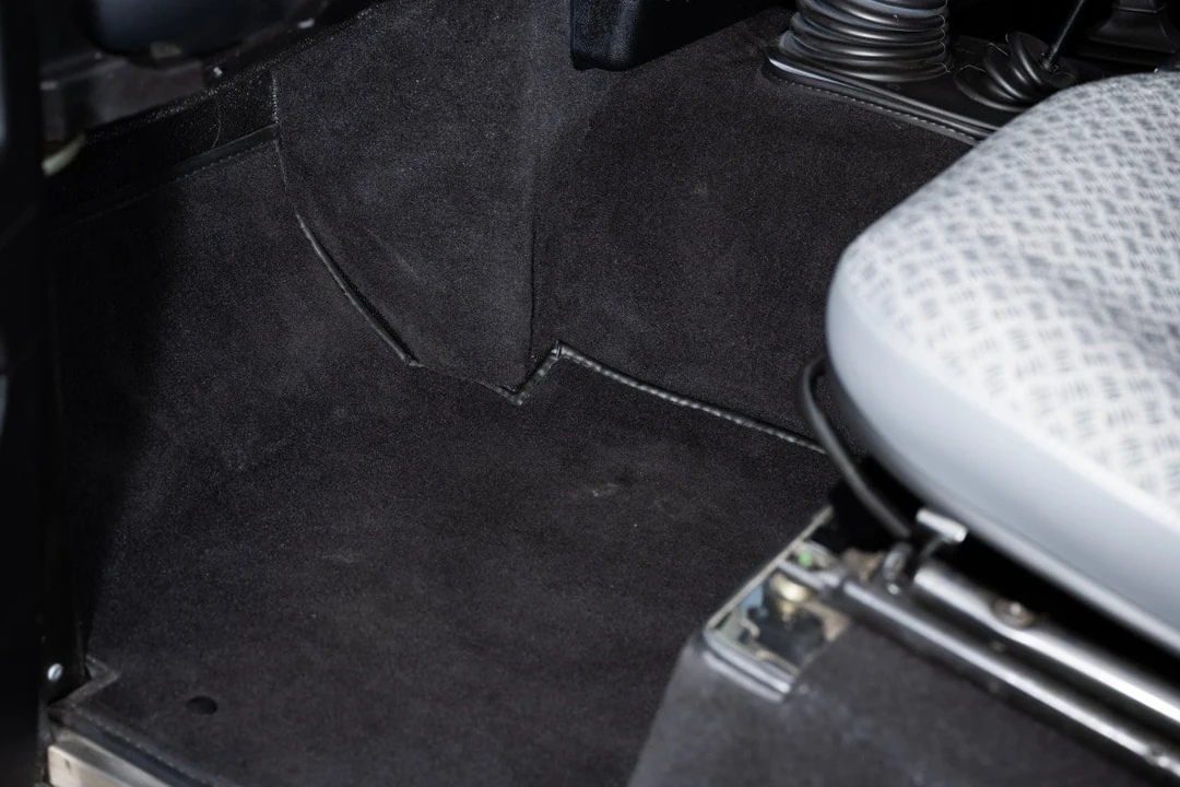 2005 Land Rover Defender 90 - Image 27 of 30