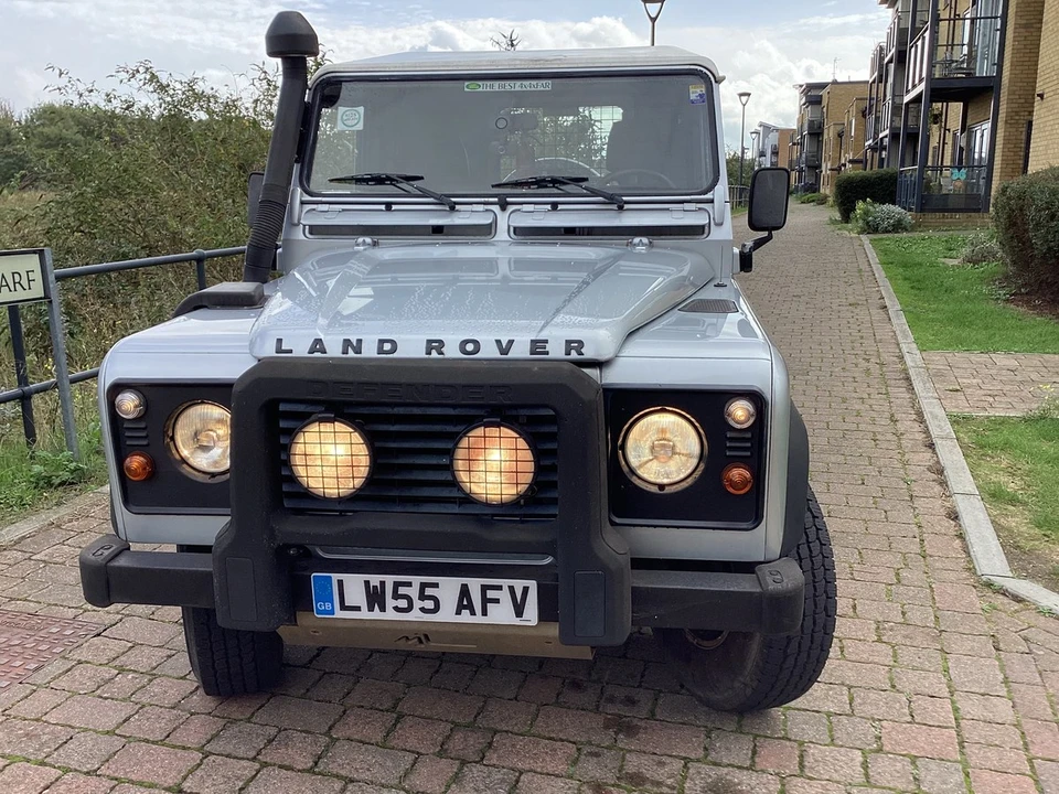 2005 Land Rover Defender 90 - Image 2 of 30