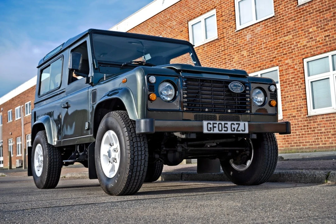 2005 Land Rover Defender 90 - Image 2 of 30