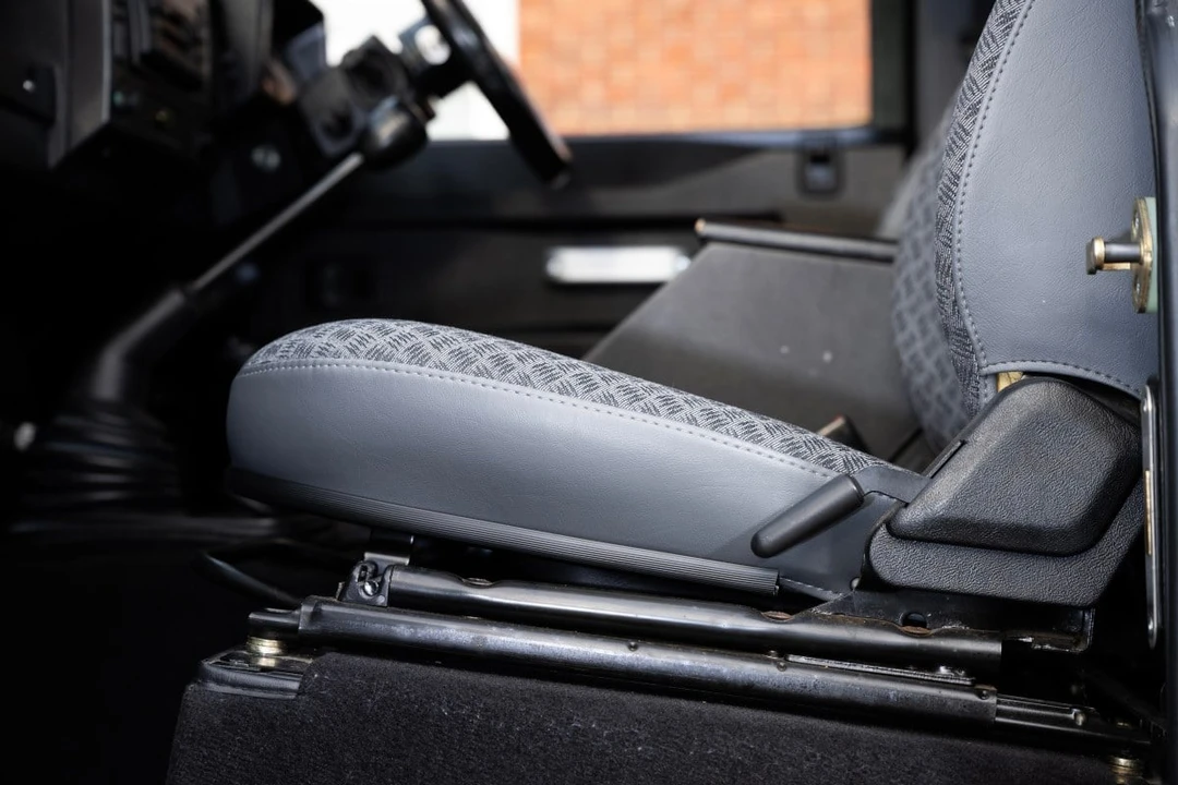 2005 Land Rover Defender 90 - Image 26 of 30
